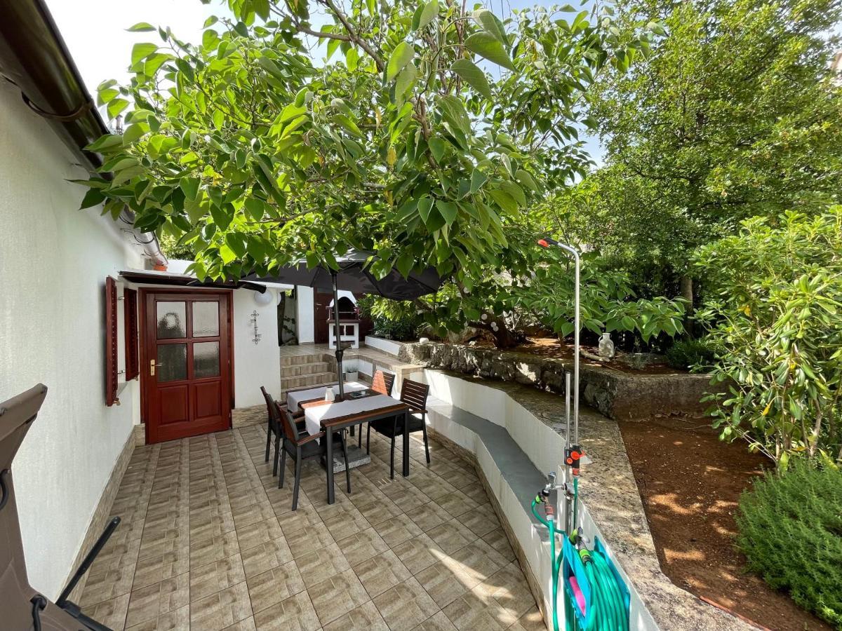 Holiday Home Cesarica Karlobag Εξωτερικό φωτογραφία