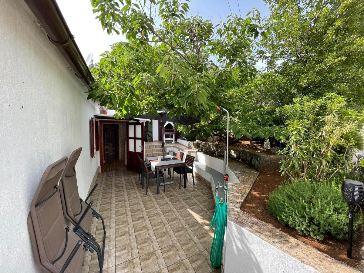 Holiday Home Cesarica Karlobag Εξωτερικό φωτογραφία