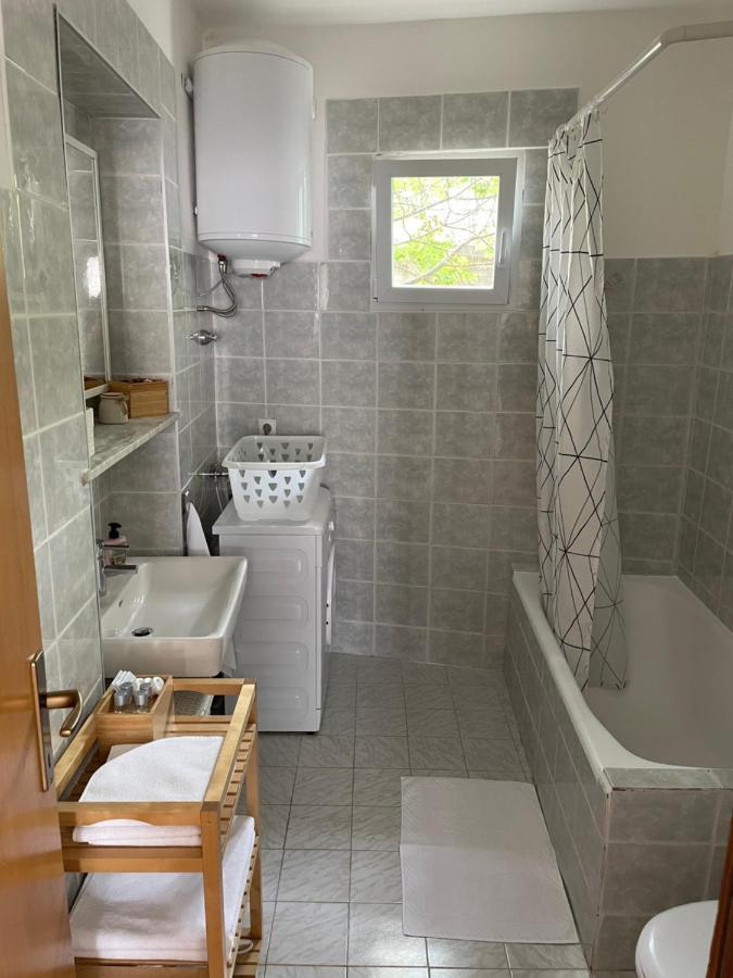 Holiday Home Cesarica Karlobag Εξωτερικό φωτογραφία