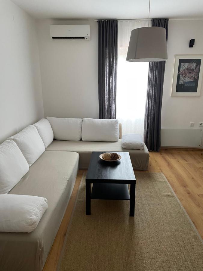 Holiday Home Cesarica Karlobag Εξωτερικό φωτογραφία