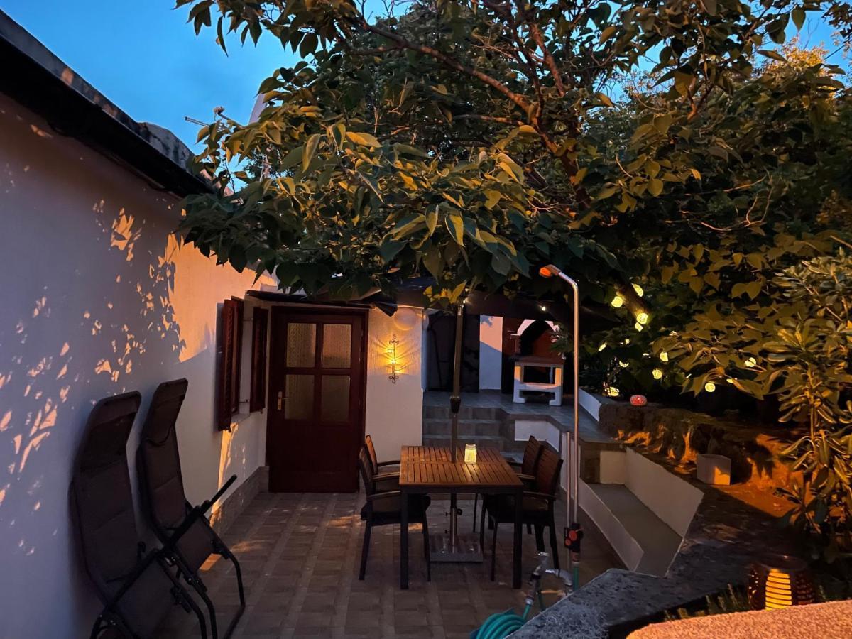 Holiday Home Cesarica Karlobag Εξωτερικό φωτογραφία