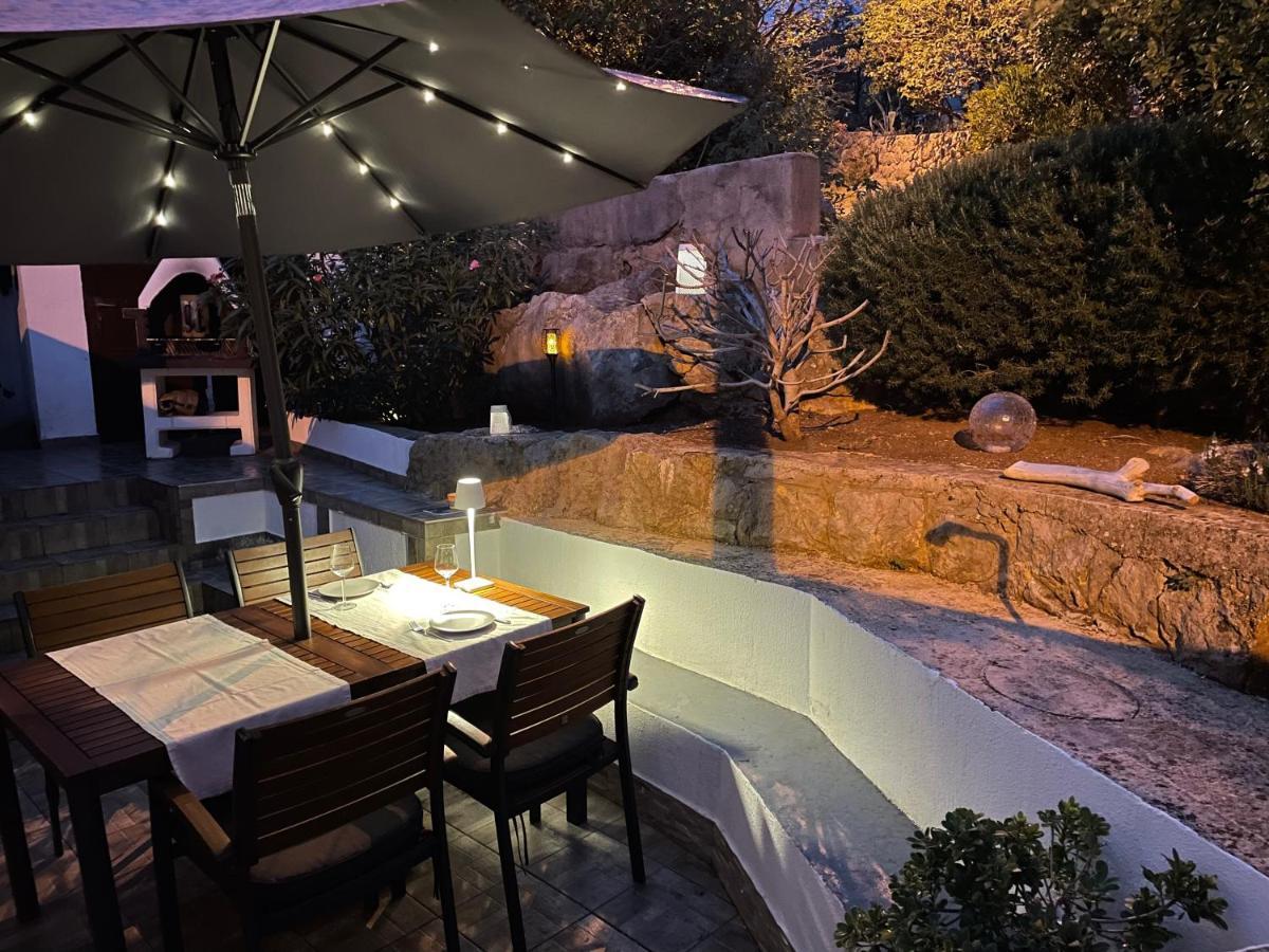 Holiday Home Cesarica Karlobag Εξωτερικό φωτογραφία